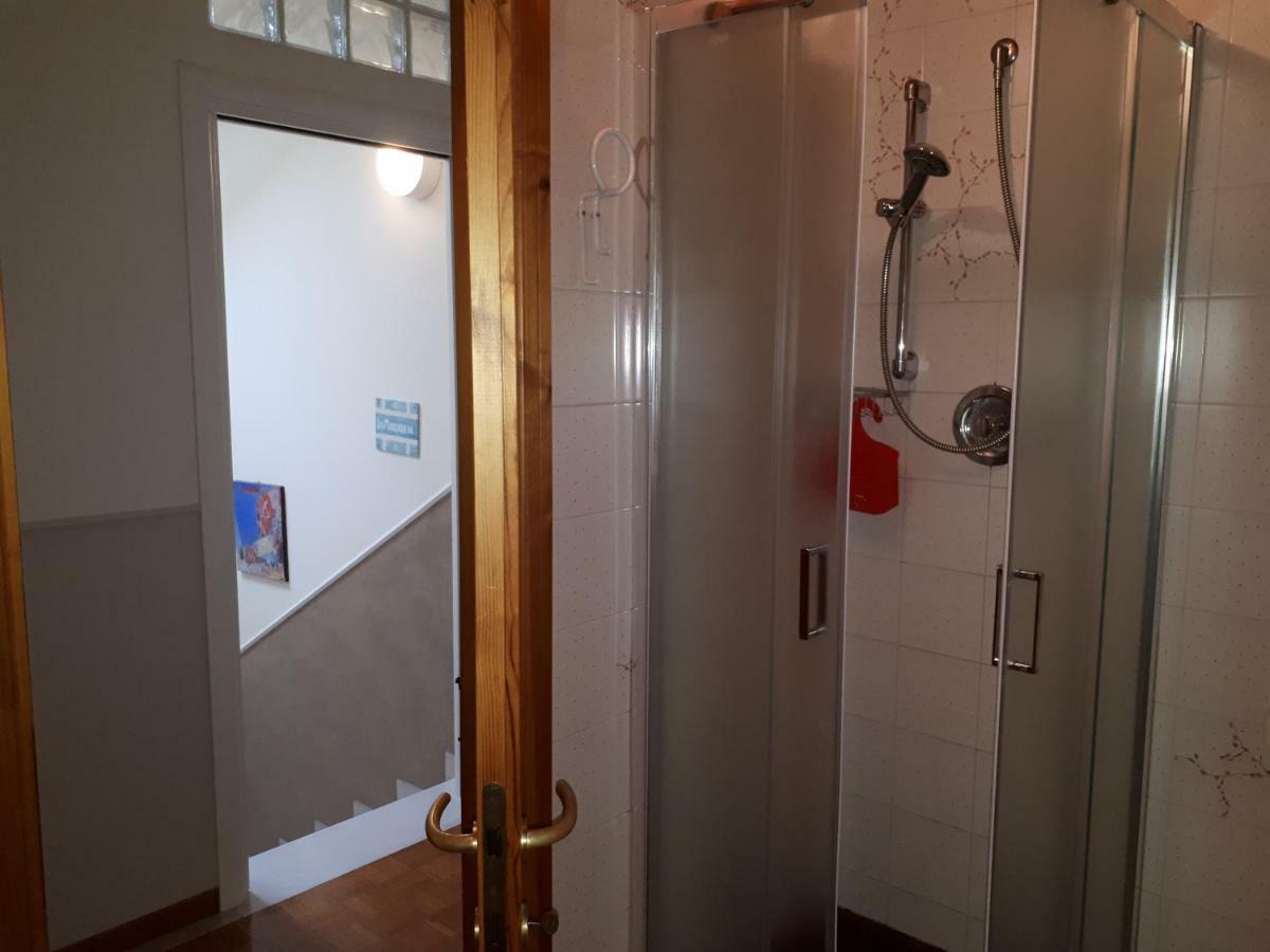 B&B La Mansardina Торри-ди-Квартезоло Экстерьер фото